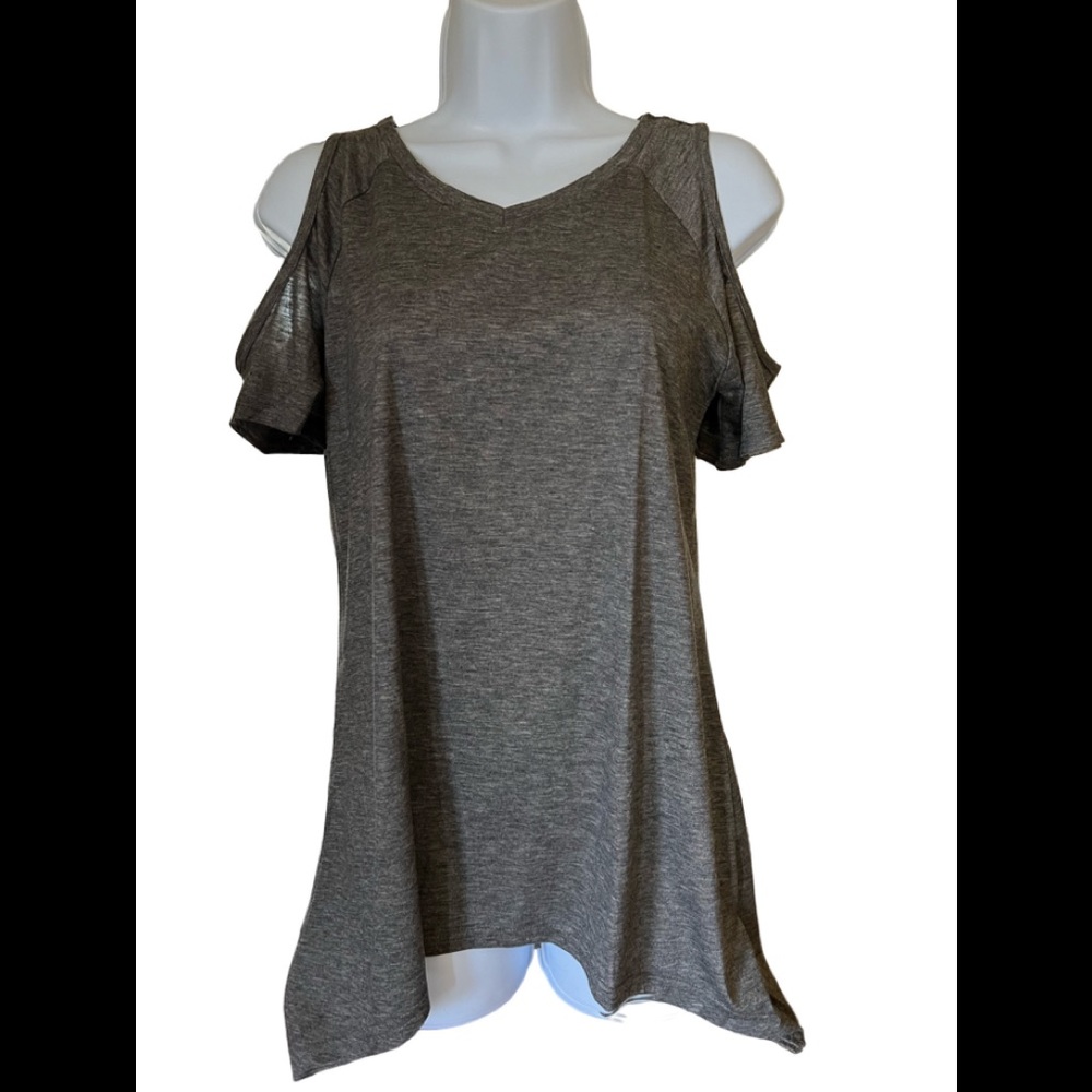 NWOT Urban CoCo cold shoulder top